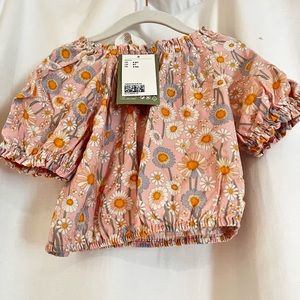 H&M girls flower skirt and shirt set. Size 4-5Y. Never worn.